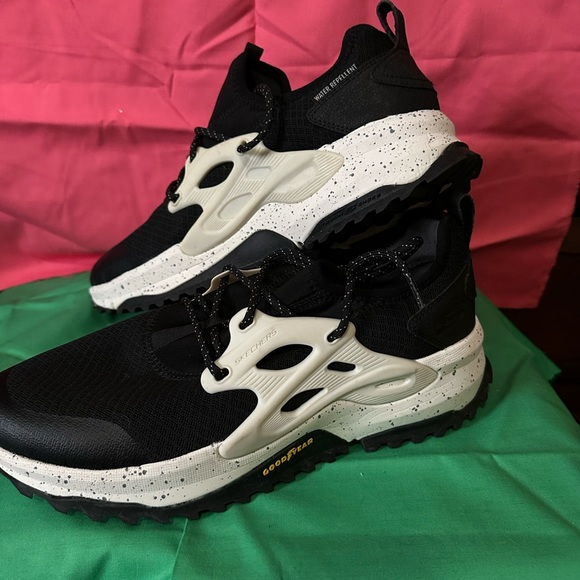 Sketchers X Goodyear Mens Size 10 - Picture 2 of 6